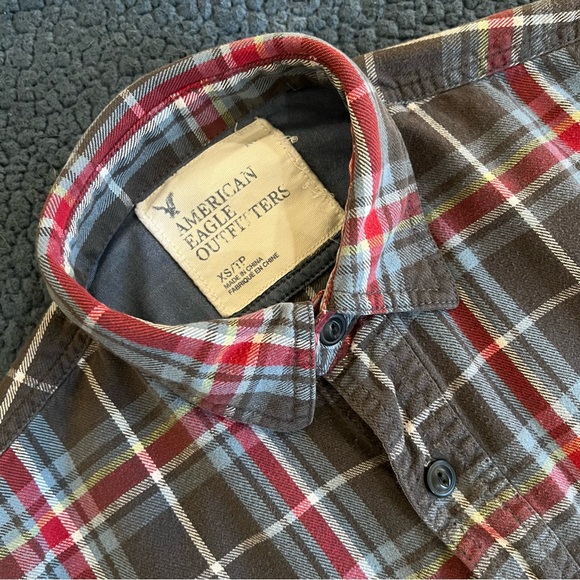 Plaid Button-up Flannel Shirt - Picture 2 of 2